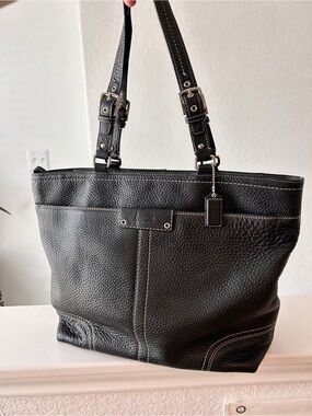 Coach Black large Hamilton tote F13089 in like new condition